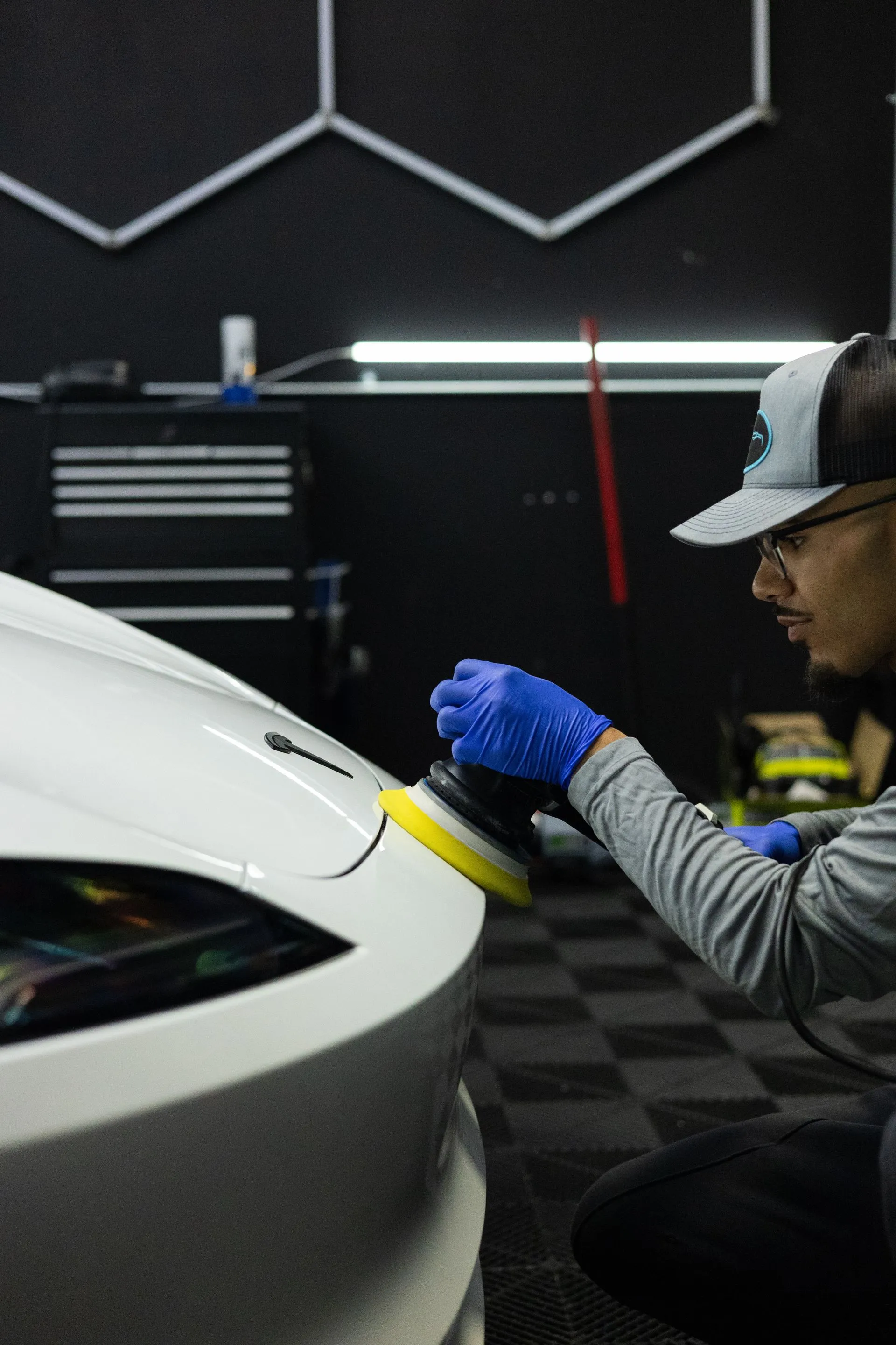Machine polishing a panel with a Gtechniq pad